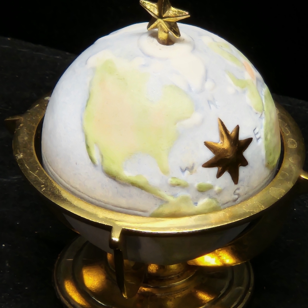 Vintage Porcelain Mini Globe Gold Star Finial